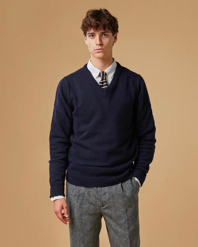 EXTRAFINE MERINO WOOL V-NECK - Navy - Image 2